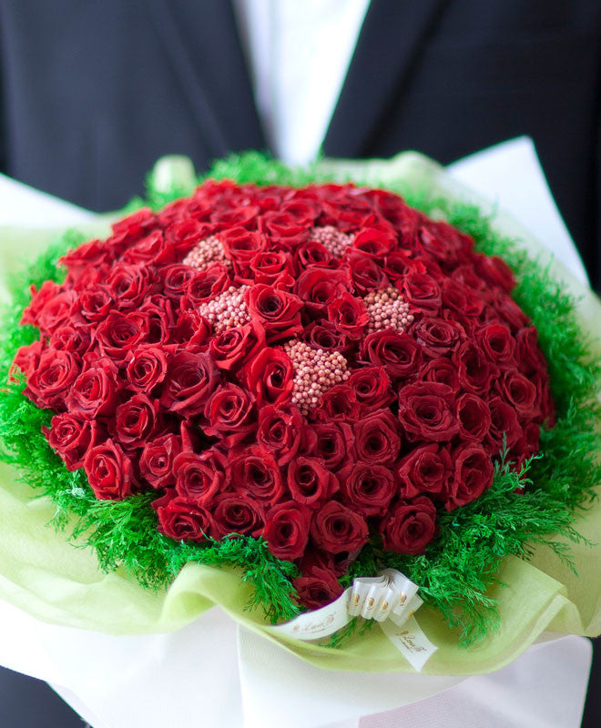 Valentine Large Hand Bouquet - 99 Preserved Roses